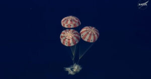 पाँच दशकपछि चन्द्रमाबाट फर्कियो मानव—आर्टेमिस–२ ऐतिहासिक रूपमा सफल