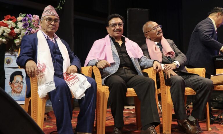 लभ एन्ड सपोर्ट फाउन्डेसनद्वारा आयोजित समारोहमा शम्भुजित बाँस्कोटा, पेमा लामा र आगम गुरुङ सम्मानित; ‘फर्केर हेर्दा’ पुस्तक विमोचनसँगै तीन नयाँ गीत सार्वजनिक